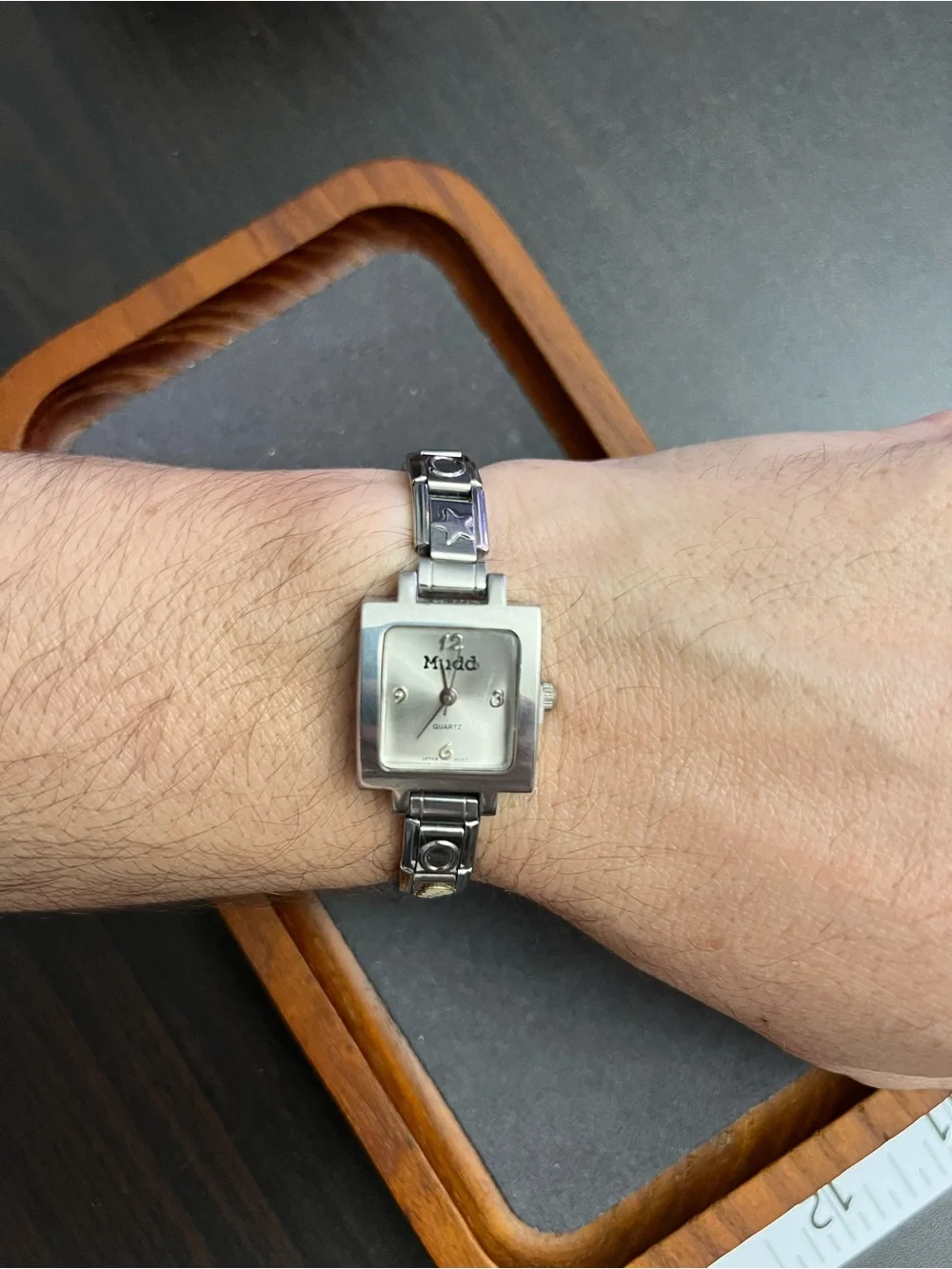 Quartz polished silver